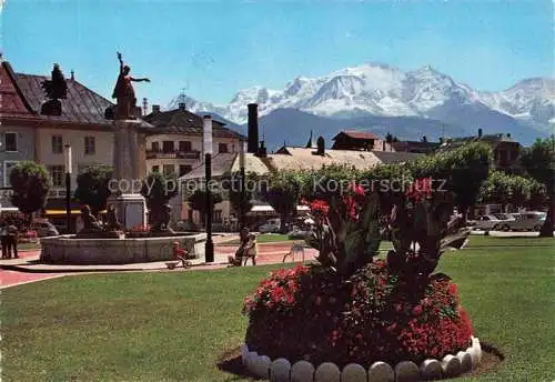 AK / Ansichtskarte  Sallanches Bonneville 74 Haute-Savoie Place Charles-Albert et le Massif du Mont-Blanc