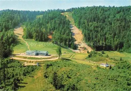 AK / Ansichtskarte  Ventron Epinal 88 Vosges Ermitage du Frère Joseph Hôtel Chapelle au fond les pistes vue aérienne