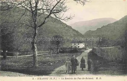 AK / Ansichtskarte  Itxassou Itsatsou Bayonne 64 Pyrenees-Atlantiques La Rentree du Pas de Roland