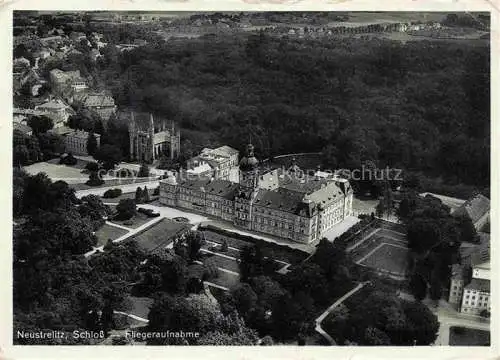 AK / Ansichtskarte  Neustrelitz Schloss Fliegeraufnahme