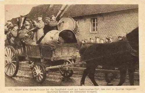 AK / Ansichtskarte  Kapelle Gebaeude Garde Truppe Musik 