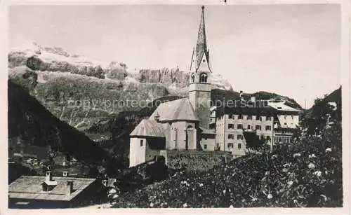 AK / Ansichtskarte  Pieve Sella Sellapass Sellajoch Selva di Val Gardena IT Teilansicht mit Kirche