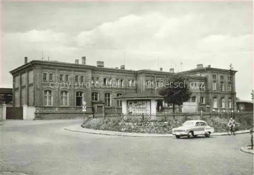 AK / Ansichtskarte  Stassfurt Sachsen-Anhalt Bahnhof