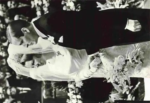 AK / Ansichtskarte  Adel Niederlande Koenigshaus Hochzeit H.K.H. Prinses Beatrix Z.K.H. Prins Claus