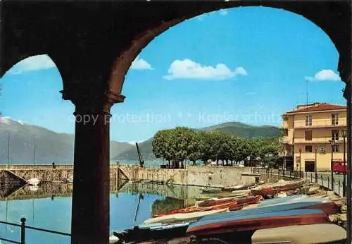 AK / Ansichtskarte  Luino Lago Maggiore IT Il porto