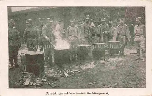 AK / Ansichtskarte  Kriegsgefangene POW Militaria Soldaten Polnische Jungschuetzen Mittagsmahl