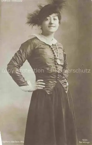 AK / Ansichtskarte  Foto Willinger Nr. 1555 Berlin Hutmode Dorrit Weixler 