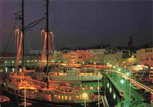 AK / Ansichtskarte  Saint Tropez Var Au port lumière et beauté de la nuit