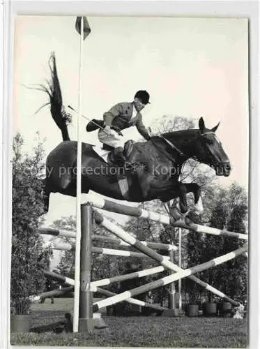 AK / Ansichtskarte  Reitsport Pferdesport Pferderennen Schweiz Zuerich