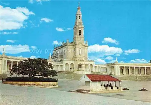 AK / Ansichtskarte  Fatima PT Capelinha Basilica e Azinheira Erscheinungskapelle Basilika Steineiche