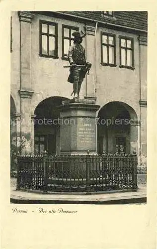 AK / Ansichtskarte  DEssAU-ROssLAU Denkmal Der alte Dessauer