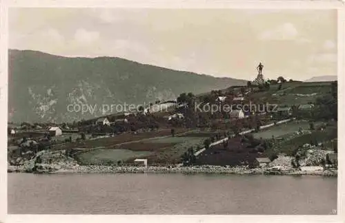 AK / Ansichtskarte  Vangsnes Norge Panorama mit Frithjofstatuen