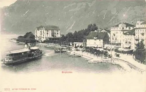 AK / Ansichtskarte  Brunnen  SZ Bootsanleger Vierwaldstaettersee Haeuserpartie am Ufer