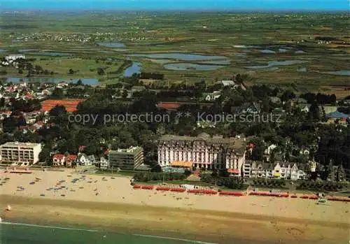 AK / Ansichtskarte  LA-BAULE-LES-PINS La Baule sur Mer 44 Vue aerienne sur la plage et l'arrierge pays