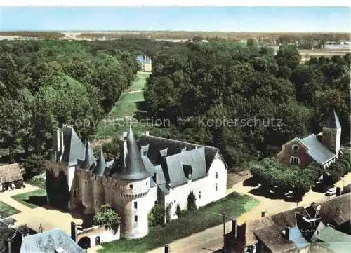 AK / Ansichtskarte Fougeres-sur-Bievre Blois 41 Loir-et-Cher Le Chateau Vue aerienne