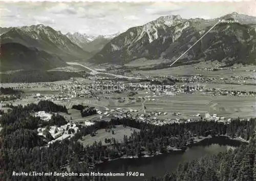 AK / Ansichtskarte Reutte Tirol AT Panorama Blick ins Tal Bergbahn zum Hahnenkamm