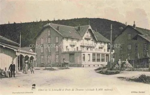 AK / Ansichtskarte La_Schlucht_1150m_Gerardmer_88_Vosges Hotel de la Schlucht et Poste de Douane 