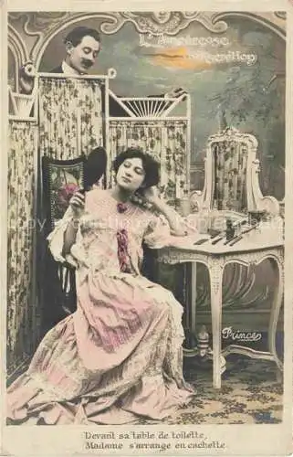 AK / Ansichtskarte Foto_Princes_Nr. Devant sa table de toilette Madame s arrange cachette 