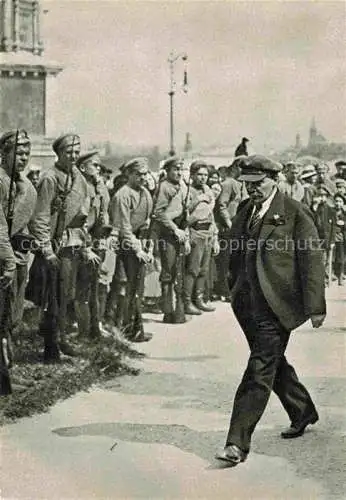 AK / Ansichtskarte LENIN Wladimir Iljitsch Politik Politics Politique beim Denkmal fuer Freigelassene Arbeiter 