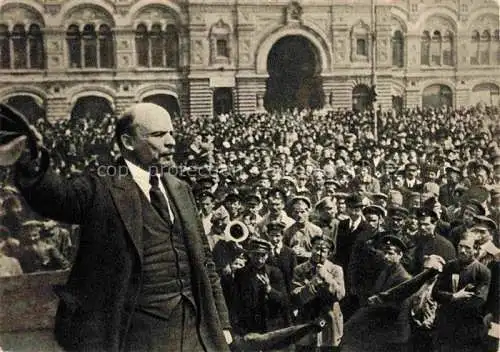 AK / Ansichtskarte LENIN Wladimir Iljitsch Politik Politics Politique Redehaltung Moskau Kreml
