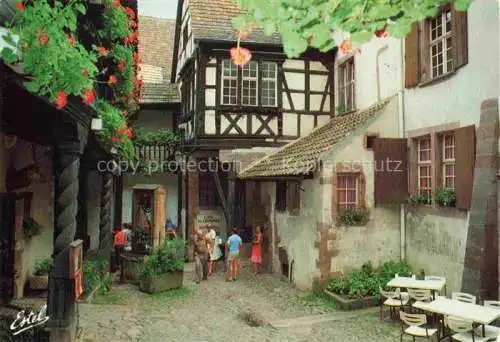 AK / Ansichtskarte Riquewihr_Ribeauville_68_Haut_Rhin Cour des Cigognes 