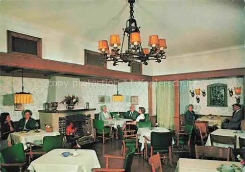 AK / Ansichtskarte Oberkirchen Sauerland Schmallenberg Berghotel Hoher Knochen Kaminzimmer Gaststube