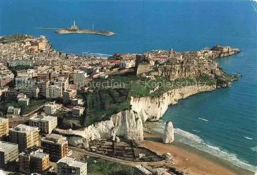 AK / Ansichtskarte Vieste Foggia Puglia IT Scoglio di Pizzomunno e isolatto del Faro Fliegeraufnahme