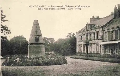 AK / Ansichtskarte Mont Cassel_Dunkerque_59_Nord Terrasse du Chateau et Monument des Trois Batailles 