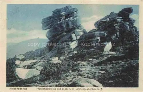 AK / Ansichtskarte Brueckenberg Krummhuebel Riesengebirge PL Pferdekopfsteine mit Blick nach der Schneegrubenbaude