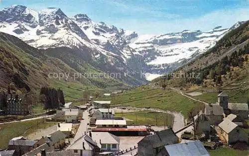 AK / Ansichtskarte Gavarnie Village_65_Hautes Pyrenees Panorama le village et le Cirque 