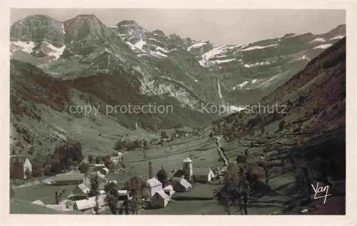 AK / Ansichtskarte Gavarnie Village_65_Hautes Pyrenees Panorama le village et le Cirque 