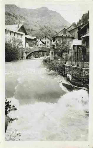 AK / Ansichtskarte Taninges_Bonneville_74_Haute Savoie Maisons aux bords de la riviere 