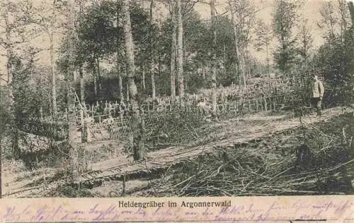 AK / Ansichtskarte Argonnerwald_Kriegsschauplatz_REIMS_51_Marne Heldengraeber im Argonnerwald 
