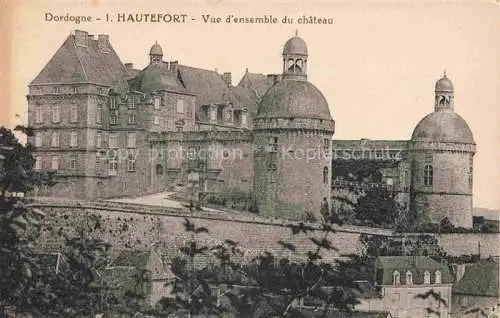 AK / Ansichtskarte Hautefort_Perigueux_24_Dordogne Vue d ensemble du chateau 