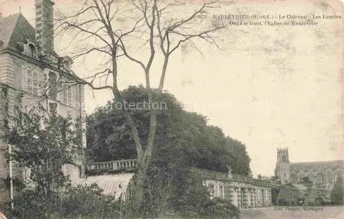 AK / Ansichtskarte Maulevrier_Cholet_49_Maine et Loire Chateau les Ecuries Eglise 