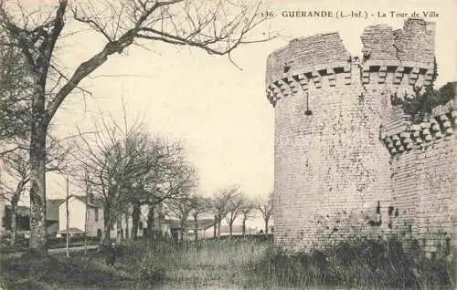 AK / Ansichtskarte Guerande_Saint Nazaire_44_Loire Atlantique La Tour de Ville 