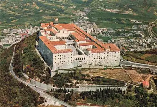 AK / Ansichtskarte Montecassino Monte Cassino Lazio IT Abbazia vista dall aereo