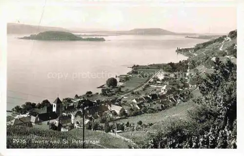 AK / Ansichtskarte Twann_Nidau_BE Panorama Blick auf Bielersee mit St. Petersinsel 