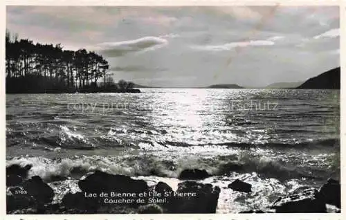 AK / Ansichtskarte Biel_Bienne_BE Lac de Bienne et l Ile Saint Pierre coucher de soleil 