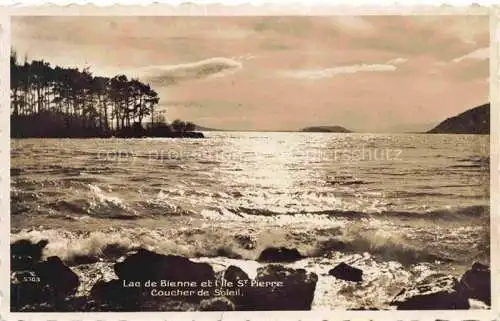 AK / Ansichtskarte Biel_Bienne_BE Lac de Bienne et l Ile de Saint Pierre coucher de soleil 