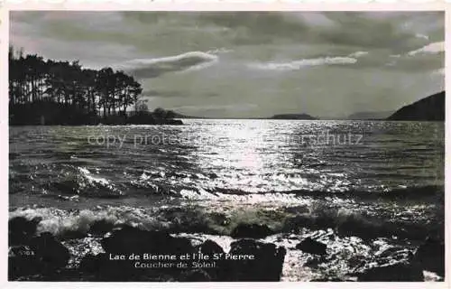 AK / Ansichtskarte Biel_Bienne_BE Lac de Bienne et l Ile de Saint Pierre coucher de soleil 