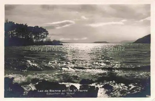 AK / Ansichtskarte Biel_Bienne_BE Lac de Bienne et l Ile de Saint Pierre coucher de soleil 