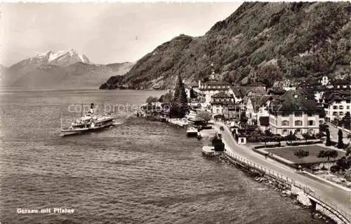 AK / Ansichtskarte Gersau_Vierwaldstaettersee_SZ Panorama Uferstrasse am See Faehre Blick gegen Pilatus 