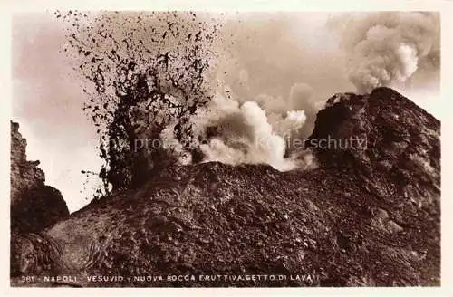 AK / Ansichtskarte NAPOLI Neapel Naples IT Vesuvio nuova bocca eruttiva getto di lava