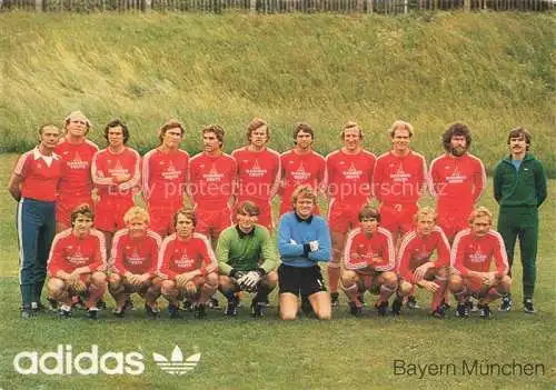 AK / Ansichtskarte Fussball Soccer Football-- Bayern Muenchen Gruppenfoto 