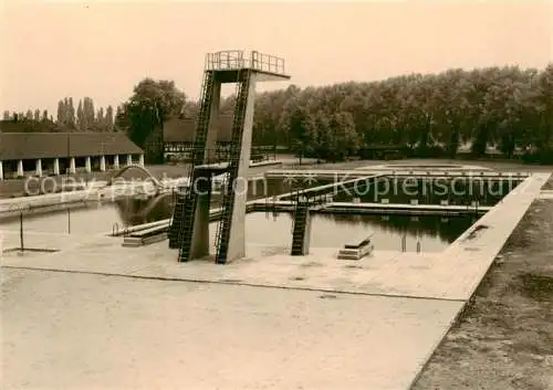 Zwickau  Sachsen Freibad Sprungturm