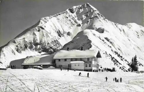 AK / Ansichtskarte Hornberg Saanenmoeser BE Berggasthaus Hornfluh mit Gifferhorn