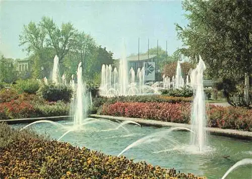 AK / Ansichtskarte BUGA Bundesgartenschau Karlsruhe Wasserspiele Schwarzwaldhalle 