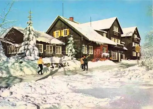 AK / Ansichtskarte Bischofsheim Rhoen Rhoenhaeuschen Berggasthof Pension der Hohen Rhoen im Winter