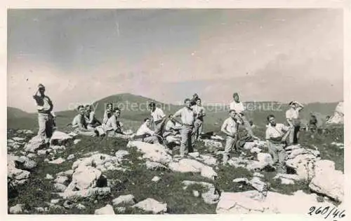 AK / Ansichtskarte Militaria Schweiz Soldaten ausruhen